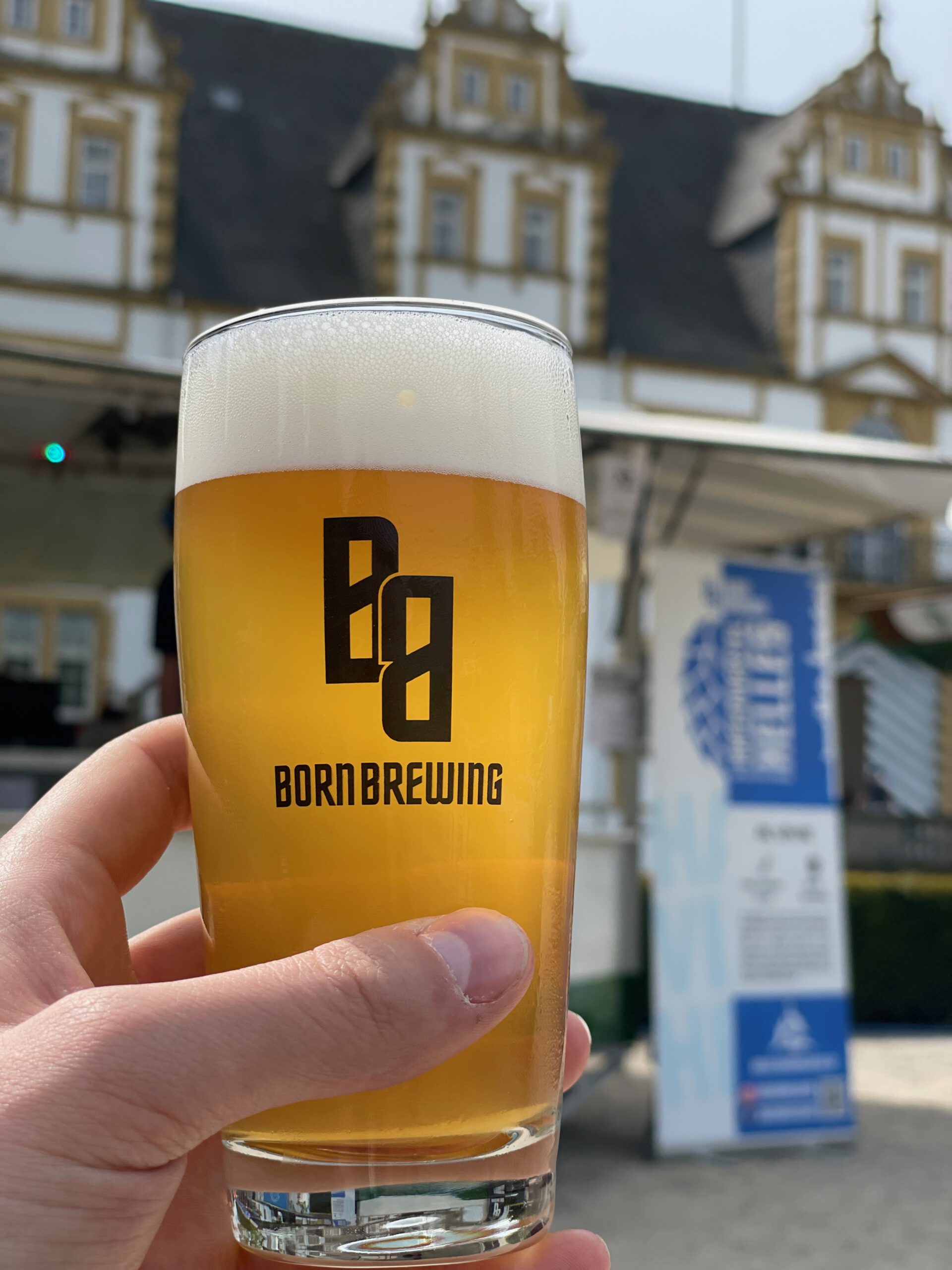 Born Brewing Glas Bierfest Hafenviertel Helles